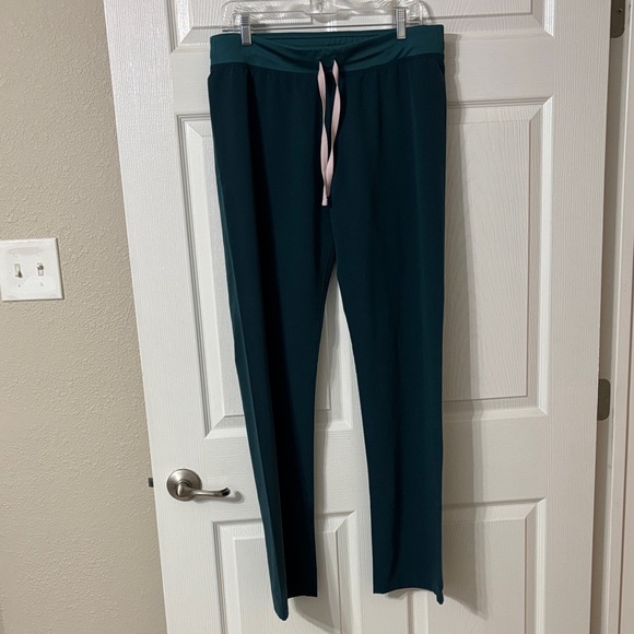 Figs Womens Livingston Basic Scrub Pants in Caribbean Blue size Medium Tall - Picture 1 of 6